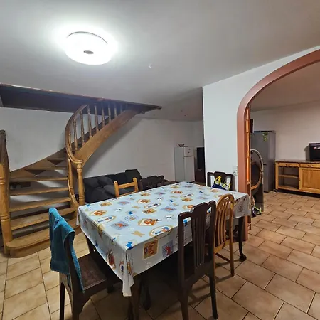 Maison Avec Jardin - Pres Du Cern Et De Geneve Guest house *